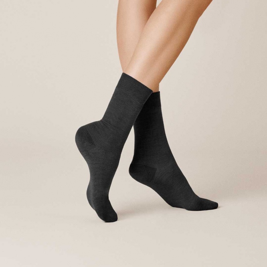 Женские носки KUNERT Sensual Merino (Черный) фото 2